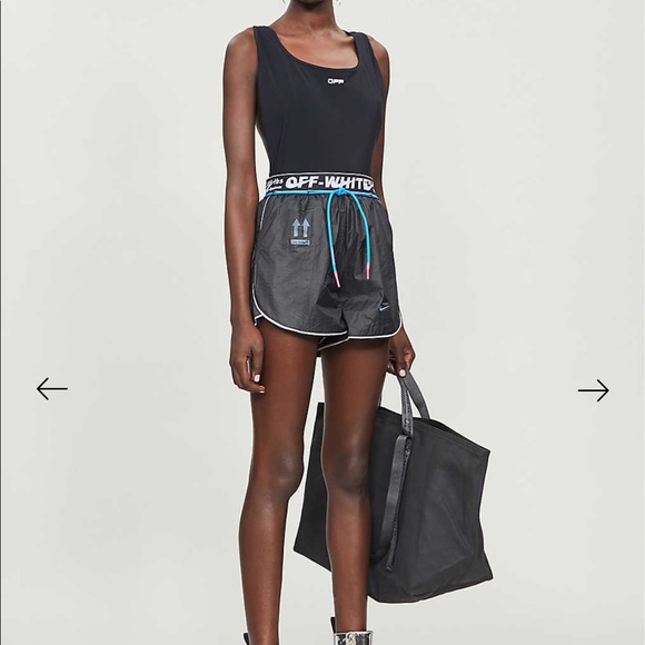 OFF-WHITE x Nike | Women’s NRG short black - Picture 5 of 10